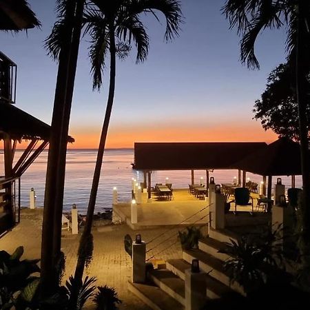 Aquaventure Reef Club Hotel Mabini  Exterior photo