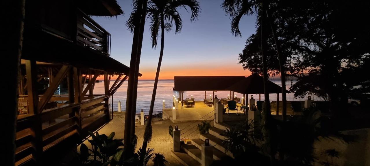 Aquaventure Reef Club Hotel Mabini  Exterior photo