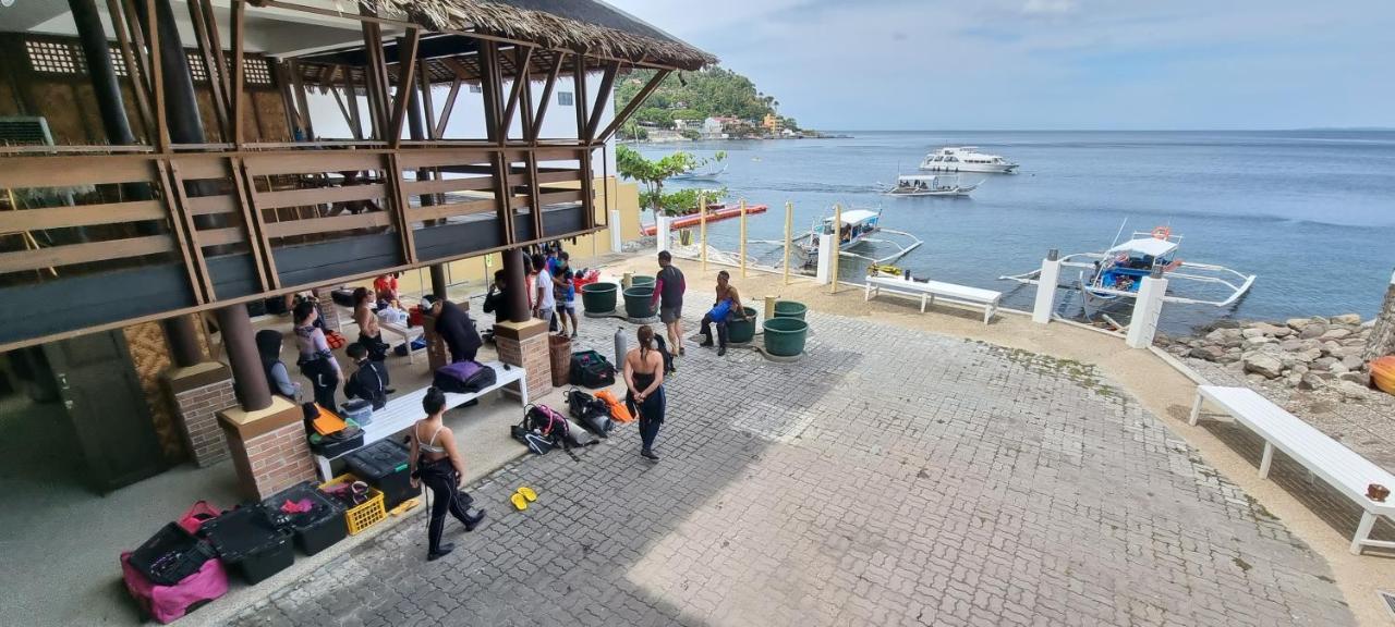 Aquaventure Reef Club Hotel Mabini  Exterior photo